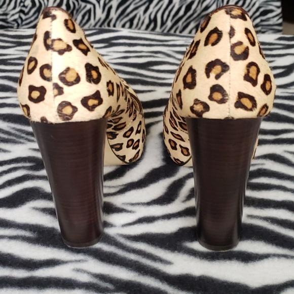 Micheal Micheal Kors cheetah pumps. Size 6.5 - Picture 4 of 4